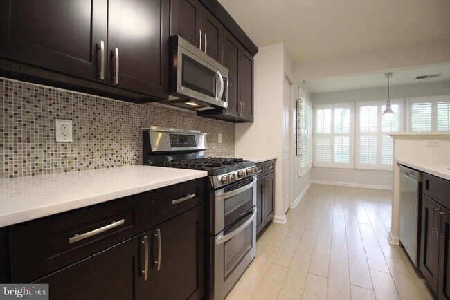 Building Photo - 7500 Calderon Ct