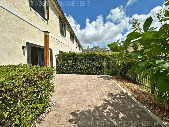 Building Photo - Stylish 3-Bedroom Home with Pool, Garage &...