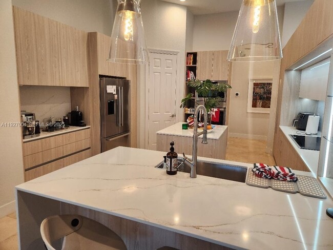 Building Photo - 19038 Park Ridge St