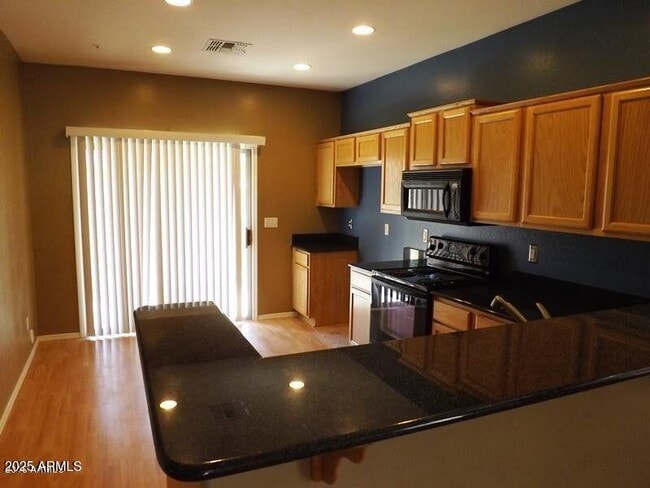 Building Photo - 1011 E Ranch Rd