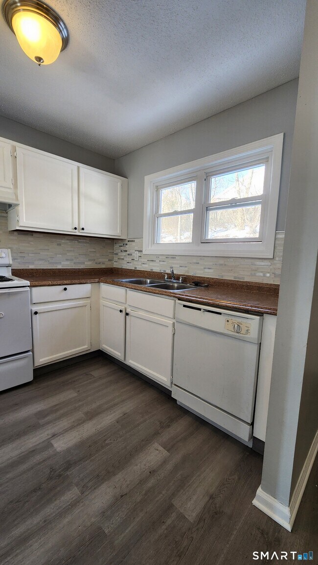 Building Photo - 173 Russo Ave