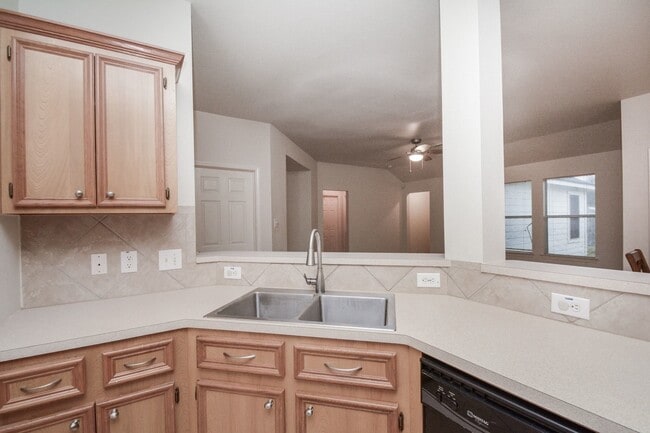 Building Photo - 2811 Eros Ln