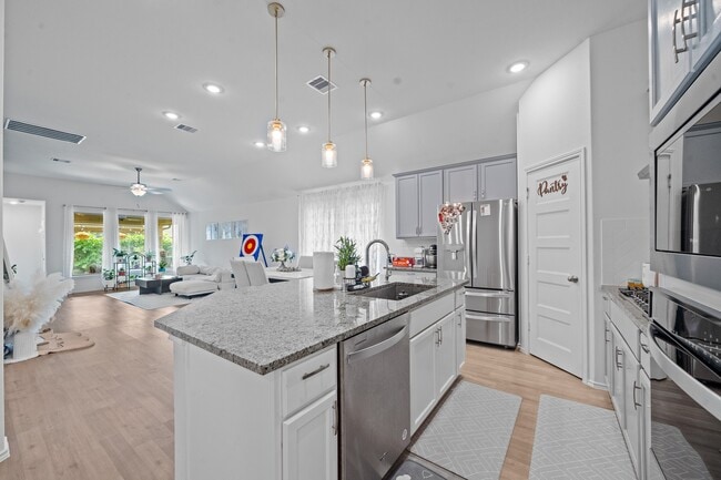 Building Photo - 12919 California Palm Ct