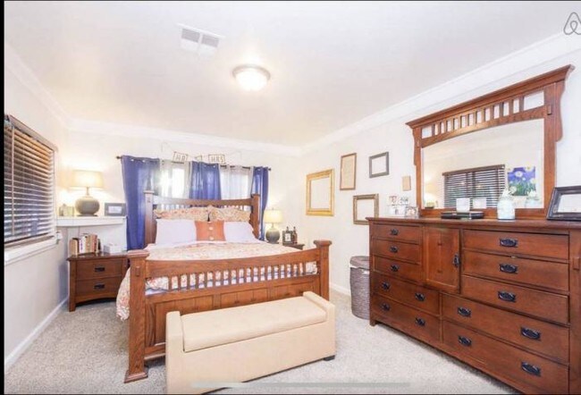 Building Photo - 3 bedroom in Santa Barbara CA 93110