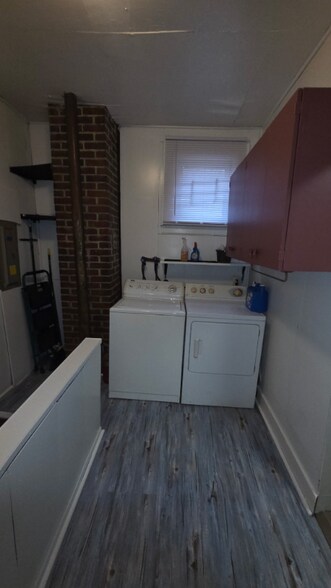 Building Photo - 105 19th St