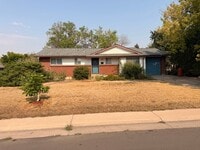 Building Photo - 1096 Fraser St