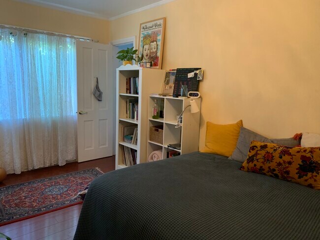 Building Photo - 509 26th St