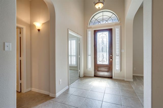 Building Photo - 7747 Ivanhoe Dr