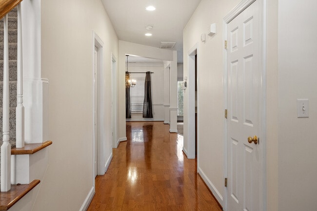 Building Photo - 8105 Satillo Ln