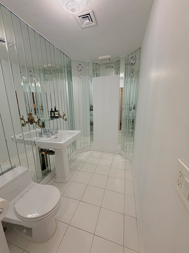 Building Photo - 327 Commonwealth Ave