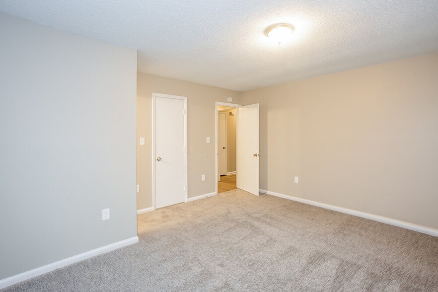 Building Photo - 8127 Sheringham Way