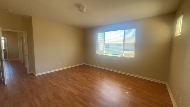 Building Photo - 3548 Santa Maria Ave