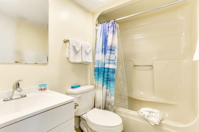 Building Photo - 2500 N Ocean Blvd