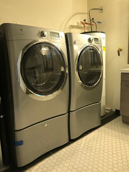 OVERSIZED GAS WASHER AND DRYER - 3412 177th Pl SW