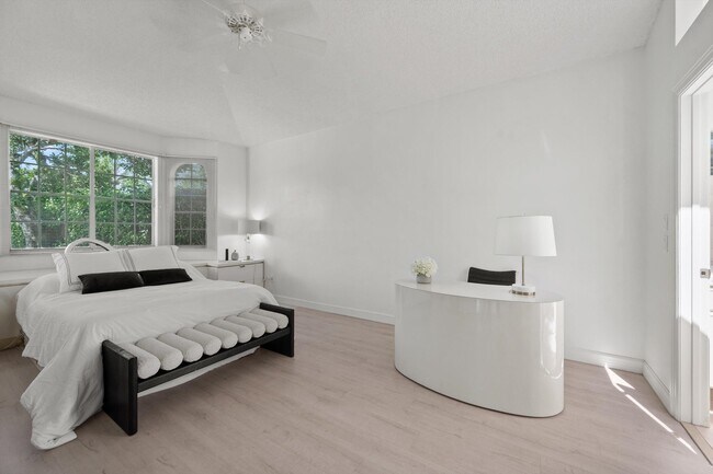 Building Photo - 2587 Muir Cir