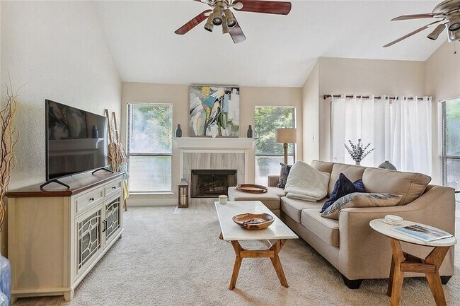 Building Photo - 239 Plimsol Ct