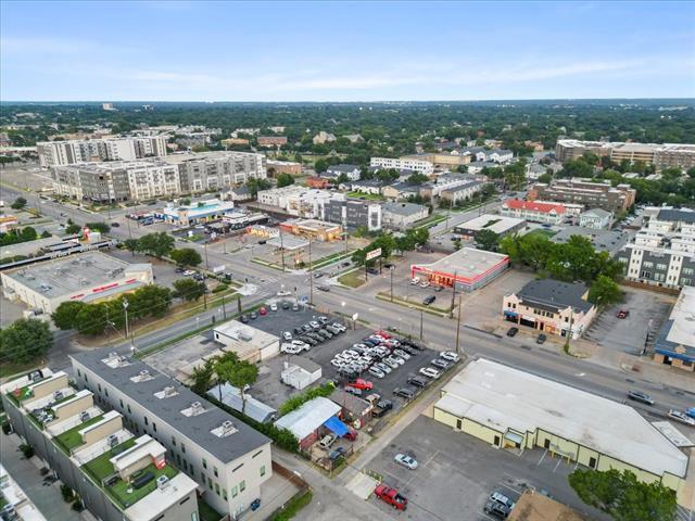 Building Photo - 1715 Bennett Ave
