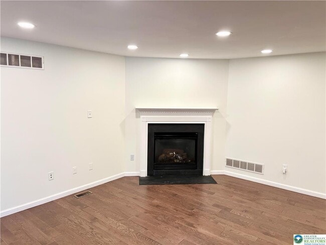 Building Photo - 1319 Mohr Cir