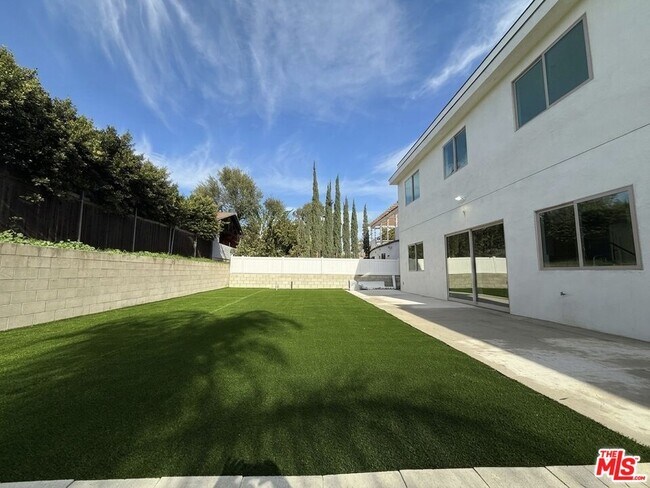 Building Photo - 6723 Sunnyslope Ave
