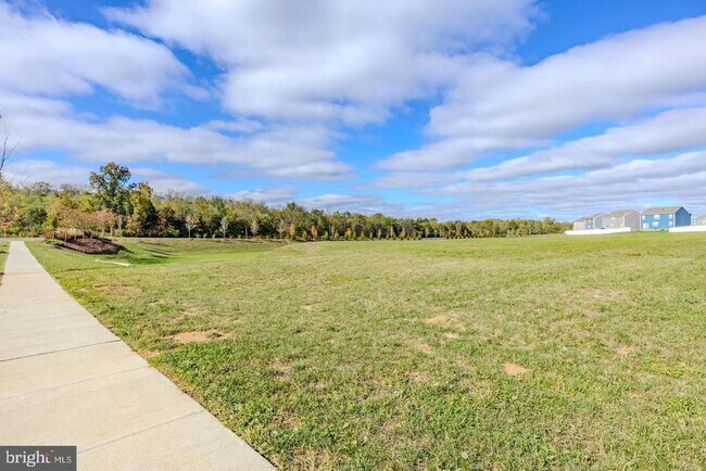 Building Photo - 110 Charing Cross Dr