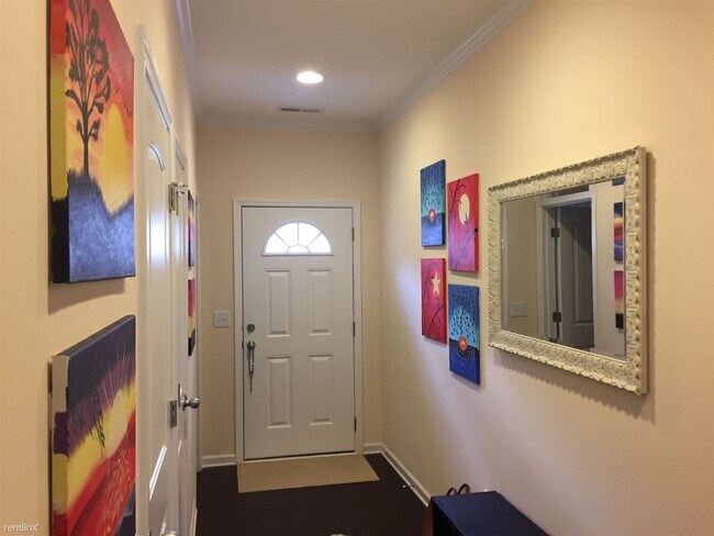 Building Photo - 3 br, 2.5 bath Townhome - 108 Bella Place