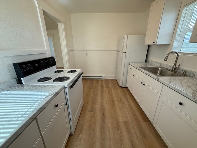 Building Photo - Now renting 2 bedroom House