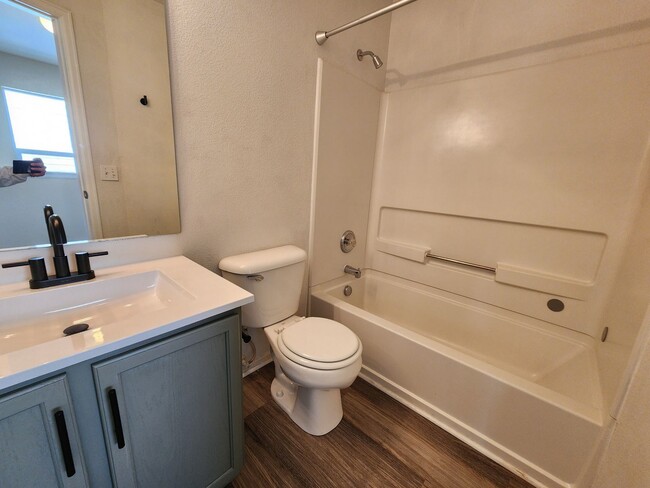 Building Photo - 3 Bed 3 bath house in 80910!