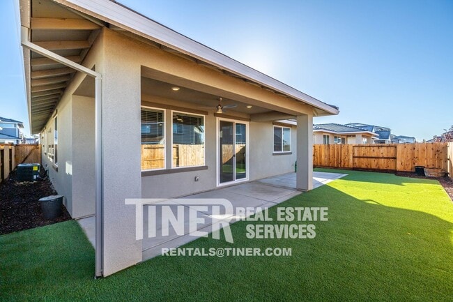 Building Photo - 4224 Roanne Wy