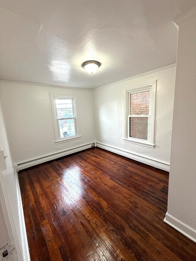 Building Photo - 607 Salem Ave