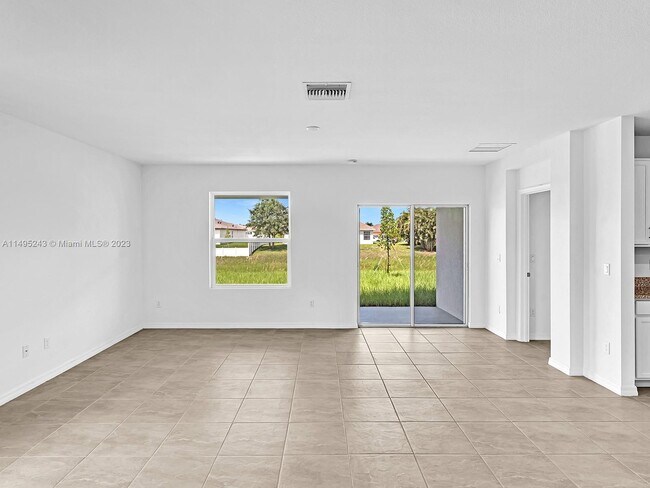 Building Photo - 2033 SW Castinet Ln