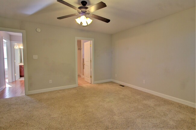Building Photo - Beautiful 4 Bedroom Home in Sneads Ferry w...