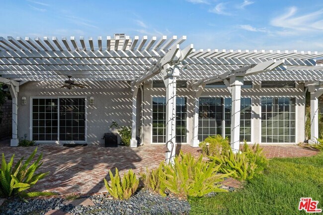 Building Photo - 24534 Stonegate Dr