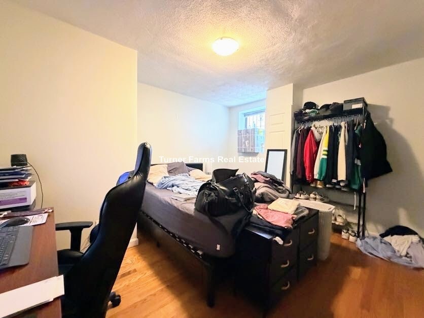 Building Photo - 106 Central St