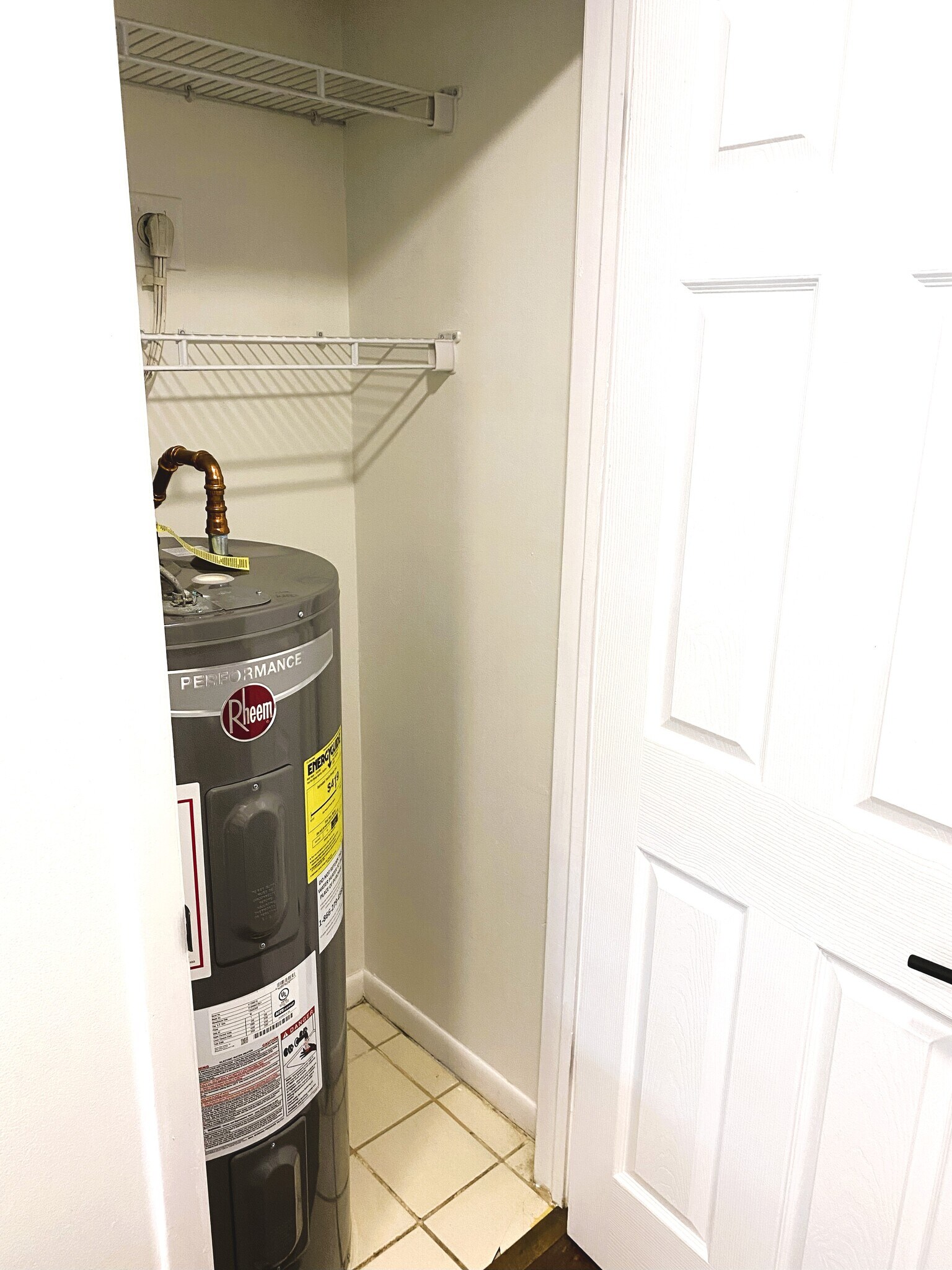 Building Photo - 9345 Green Meadows Way