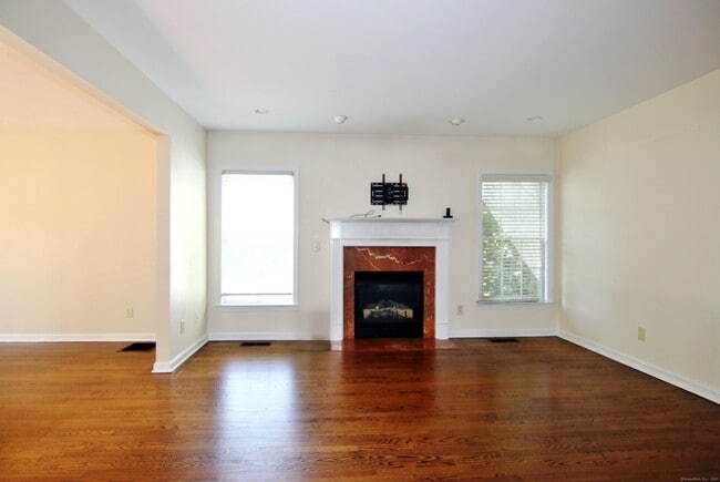 Building Photo - 570 Fairfield Ave