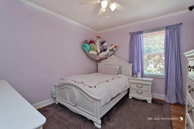 Building Photo - 1221 Creekside Dr