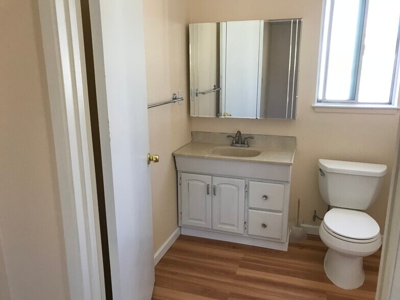 Building Photo - 24312 Dunlavy Ct