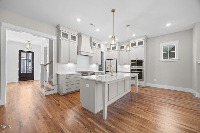 Building Photo - 916 Noisette Ct