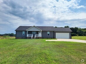 Building Photo - 3 bedroom home in Lincolnton