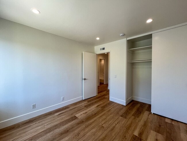 Building Photo - 5281 Tattershall Ave