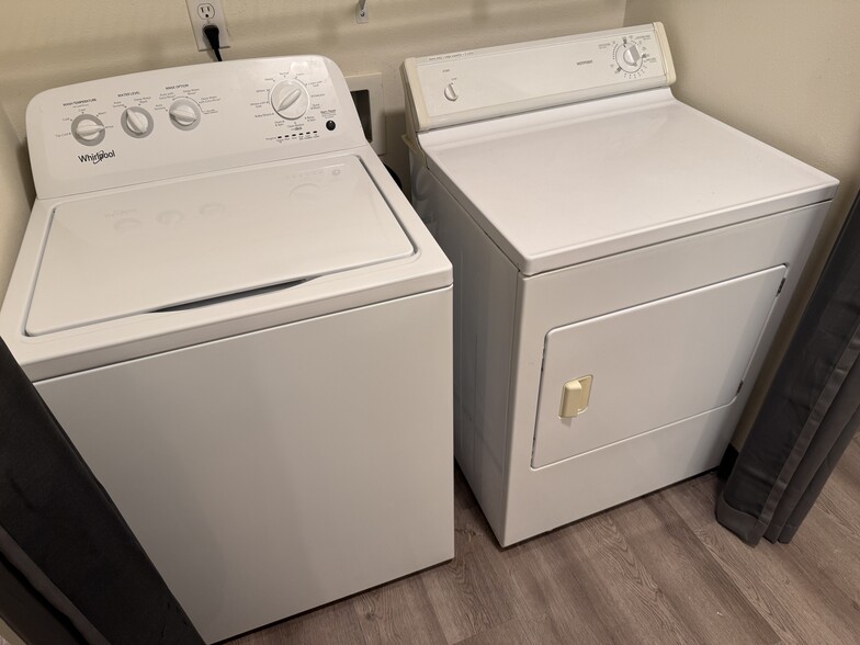 In Unit Laundry - 620 Lincoln St