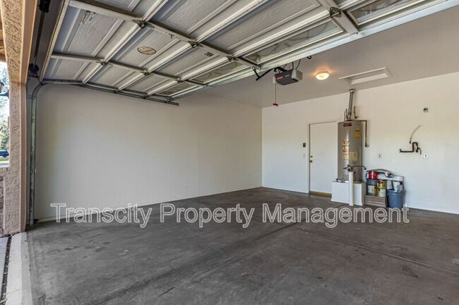 Building Photo - 3723 E Linda Ct