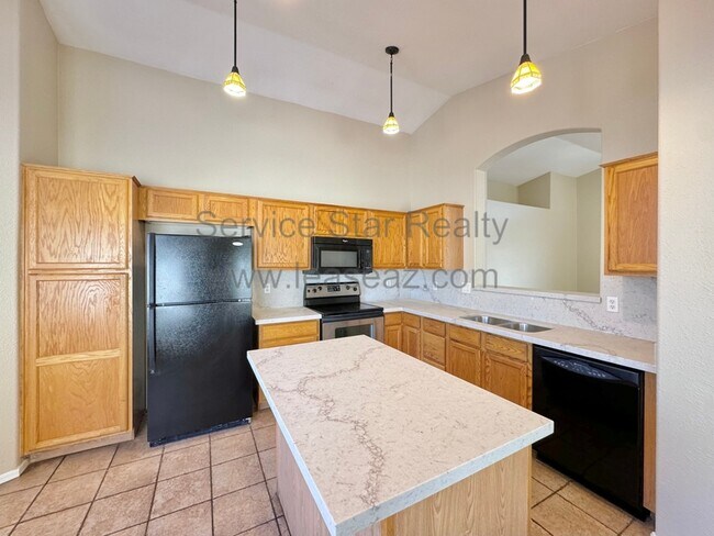 Building Photo - 2120 S Navajo Way