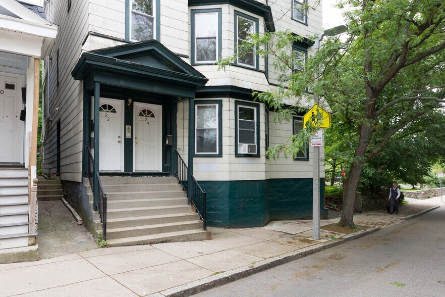 Building Photo - 22 Highland Ave