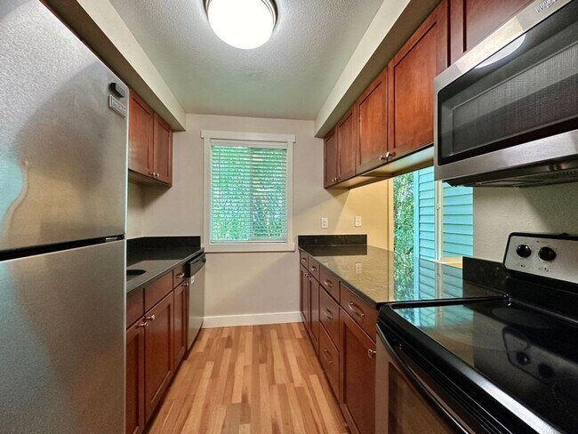 Building Photo - 2Bd/2Ba Bellevue Condo