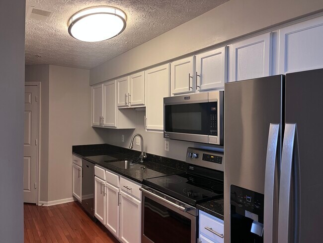 Building Photo - 3712 Excalibur Ct