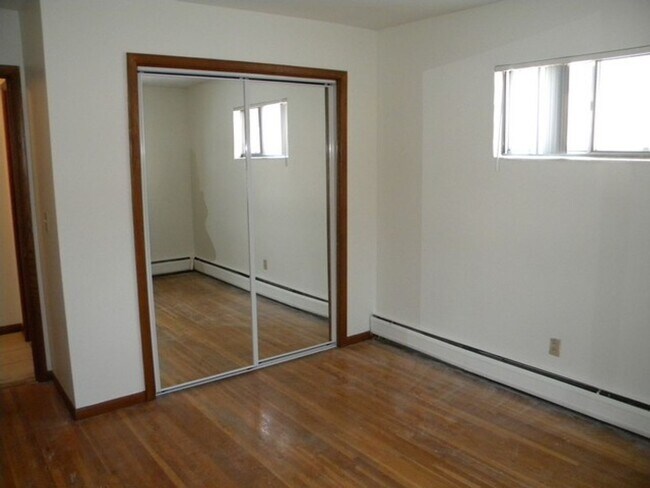 Interior Photo - 1838-HAY