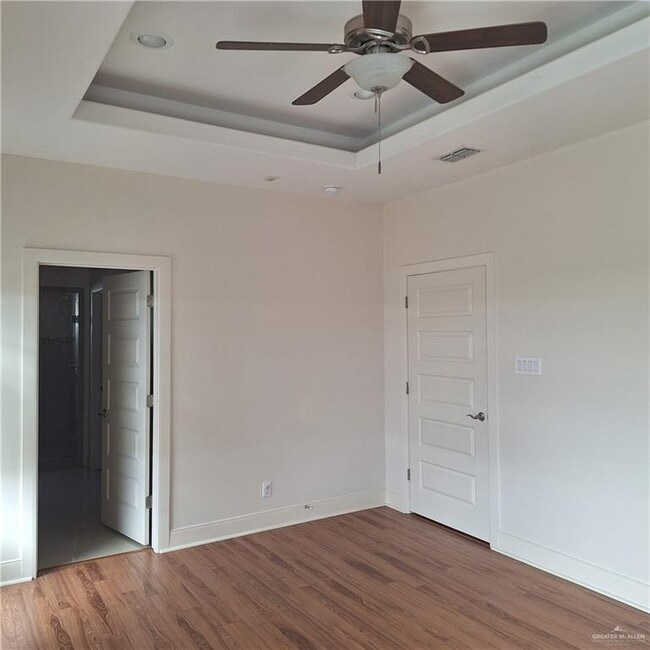 Building Photo - 14 Pineridge Ln