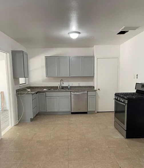 Building Photo - 123 Haverhill Dr