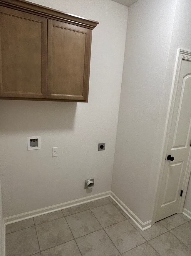 Building Photo - 42176 Cat Tail Rd